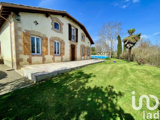 Maison 6 pièces 235 m²