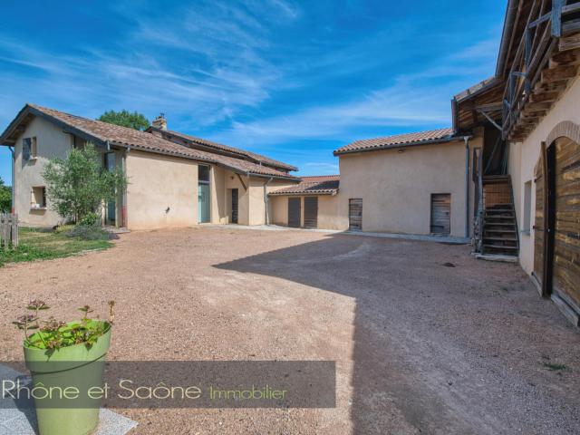 Maison 6 pièces 235 m²