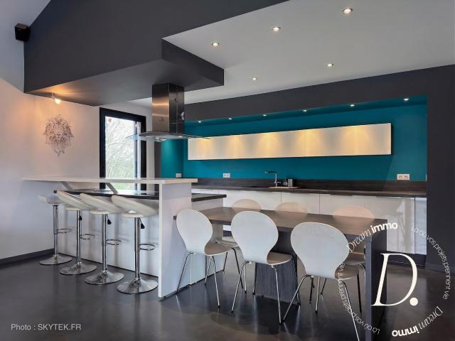 Maison 6 pièces 235 m²