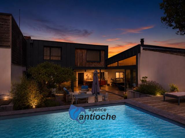 Maison 6 pièces 236 m²