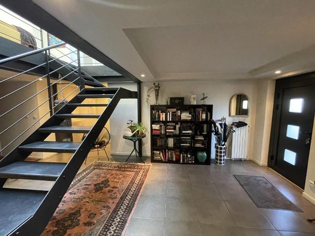 Maison 6 pièces 238 m²