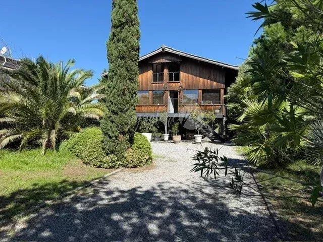 Maison 6 pièces 238 m²