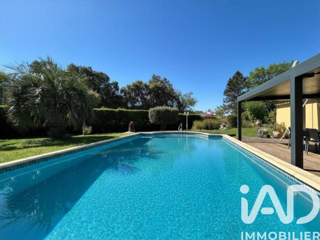 Maison 6 pièces 238 m²