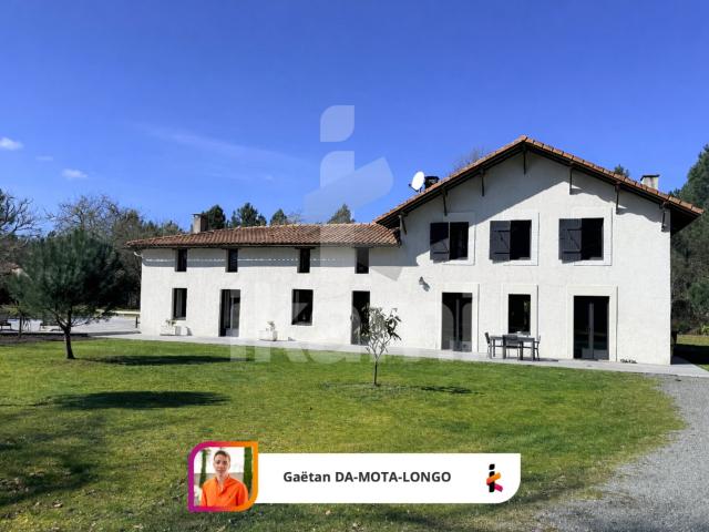 Maison 6 pièces 238 m²