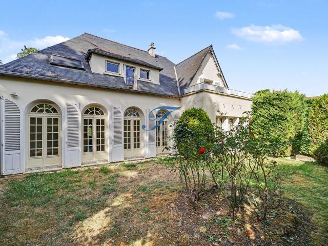Maison 6 pièces 238 m²