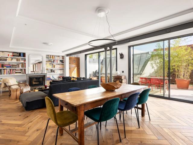 Maison 6 pièces 239 m²