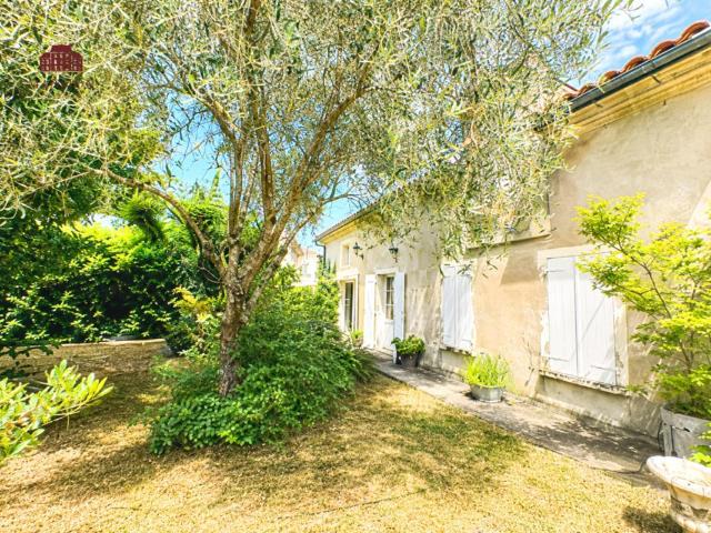 Maison 6 pièces 239 m²