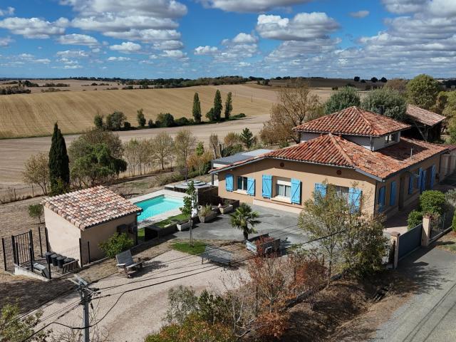 Maison 6 pièces 239 m²