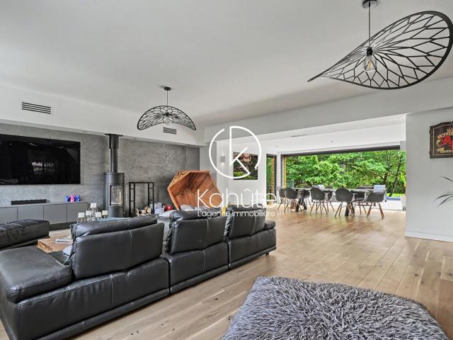 Maison 6 pièces 230 m²