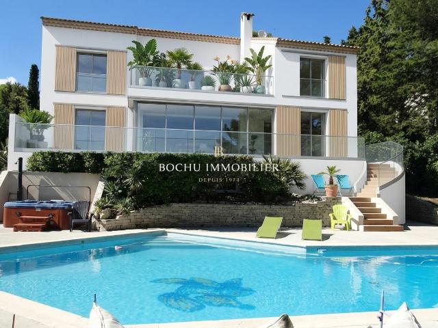 Maison 6 pièces 230 m²