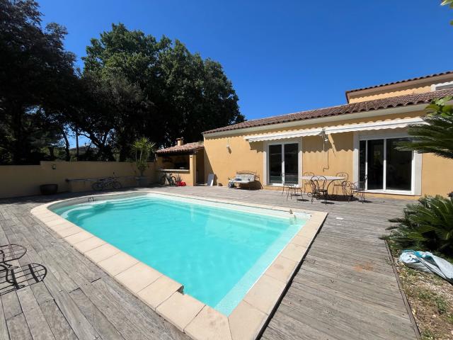 Maison 6 pièces 230 m²