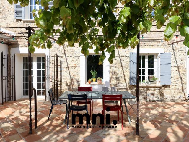 Maison 6 pièces 230 m²