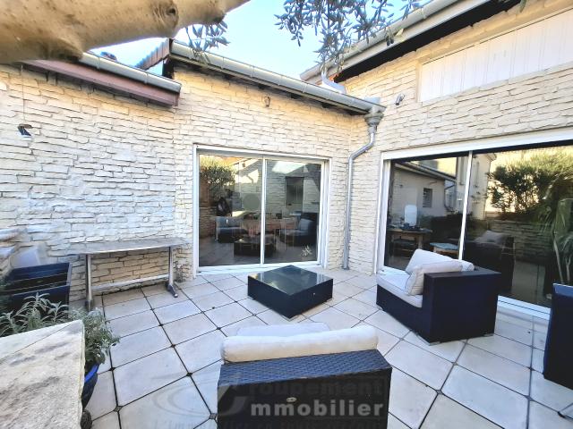 Maison 6 pièces 230 m²