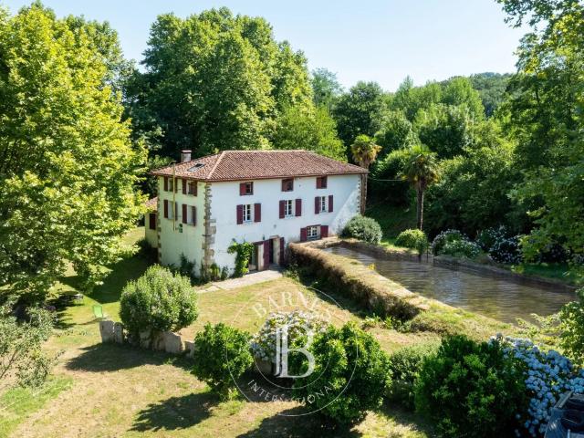 Maison 6 pièces 230 m²