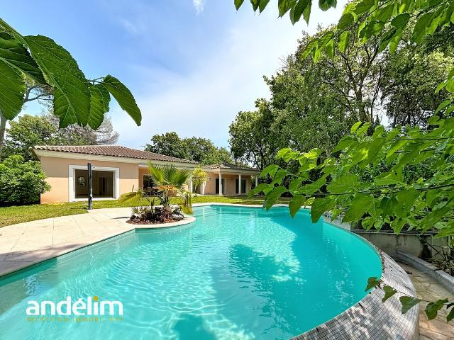 Maison 6 pièces 230 m²