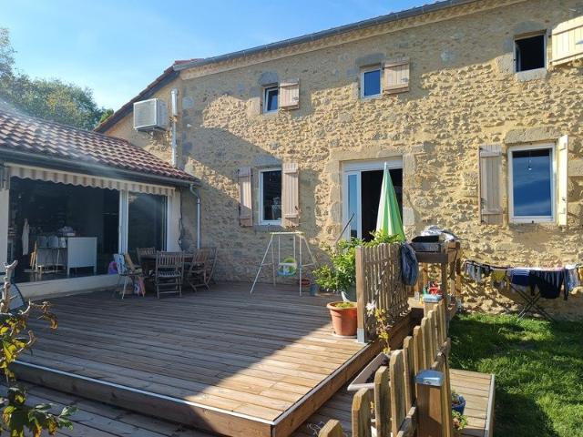 Maison 6 pièces 230 m²