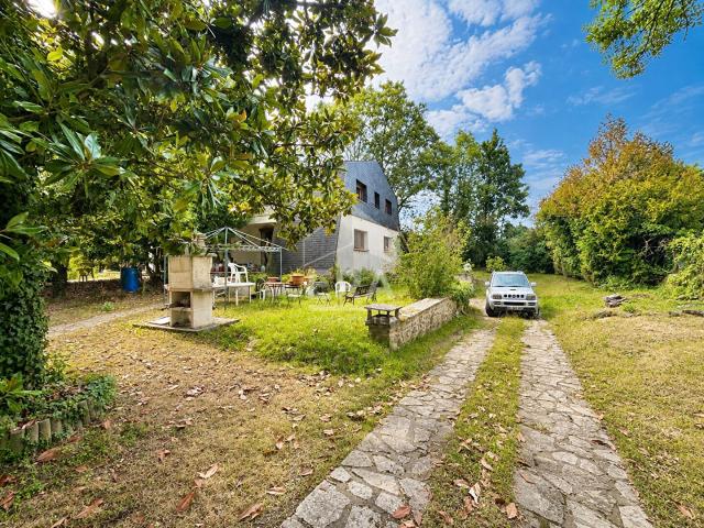 Maison 6 pièces 230 m²