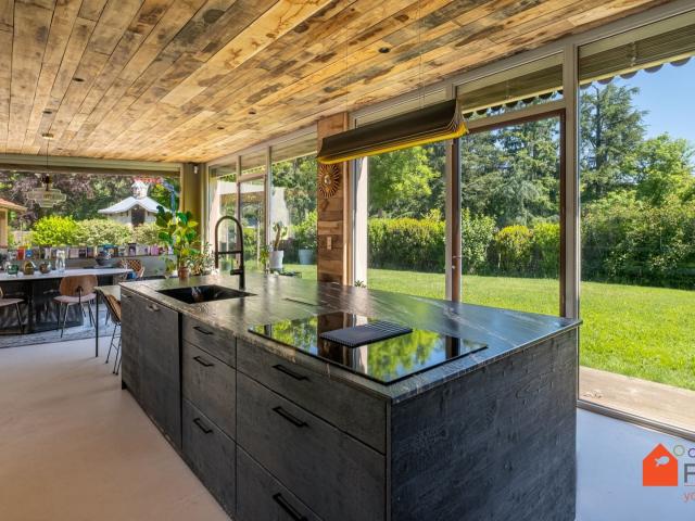 Maison 6 pièces 230 m²