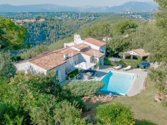 Maison 6 pièces 230 m²