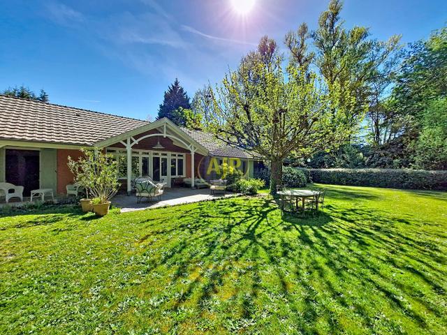 Maison 8 pièces 230 m²