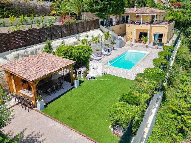 Maison 6 pièces 230 m²