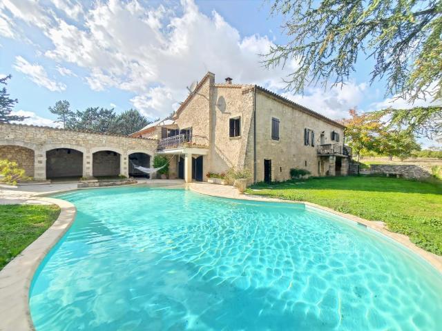 Maison 6 pièces 231 m²