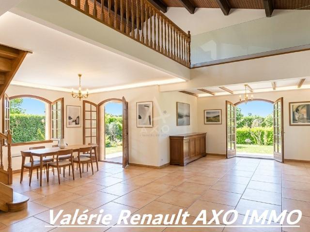 Maison 6 pièces 231 m²