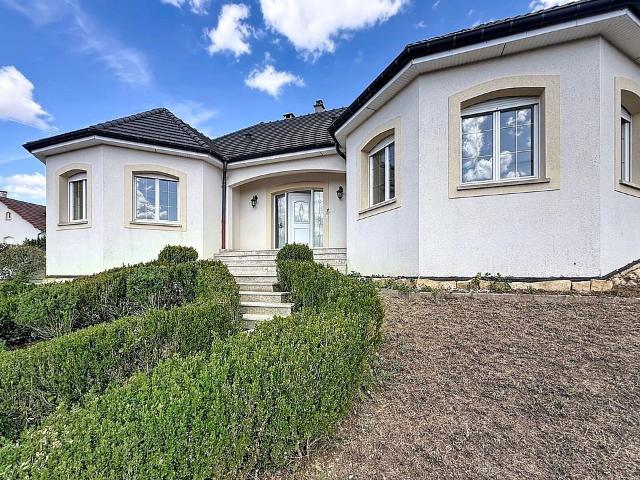 Maison 6 pièces 231 m²