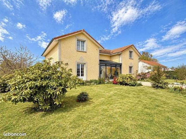 Maison 6 pièces 231 m²