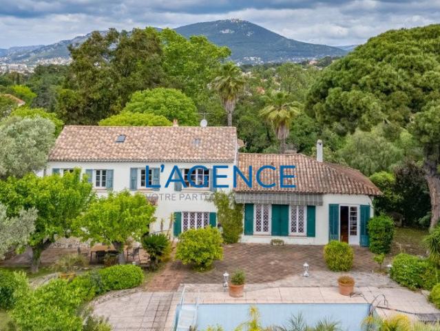 Maison 6 pièces 231 m²