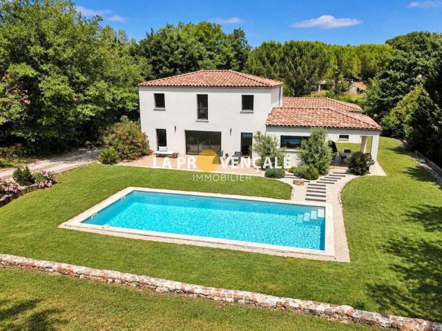 Maison 6 pièces 231 m²