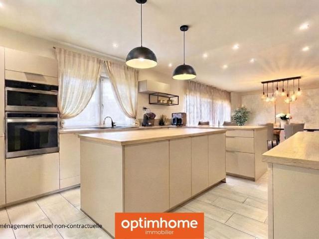 Maison 6 pièces 231 m²