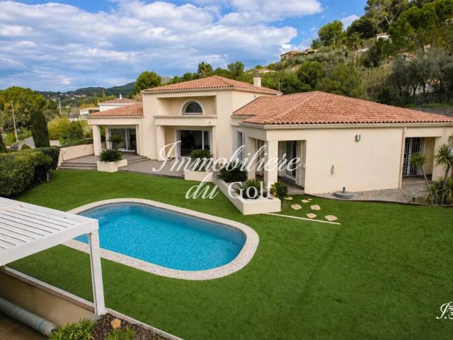 Maison 6 pièces 232 m²
