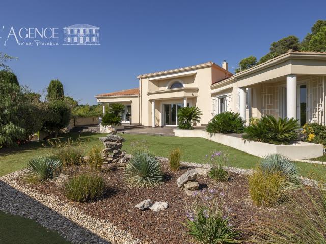 Maison 6 pièces 232 m²