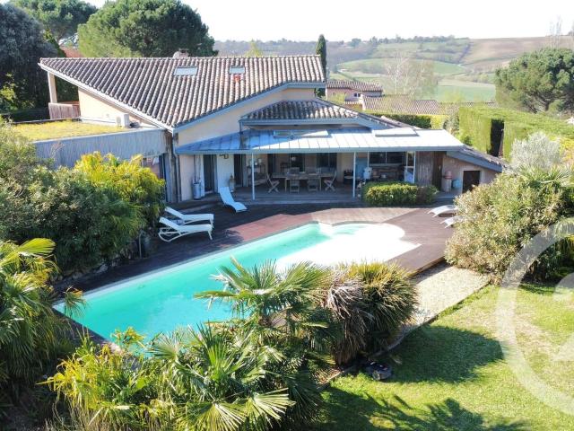 Maison 6 pièces 232 m²