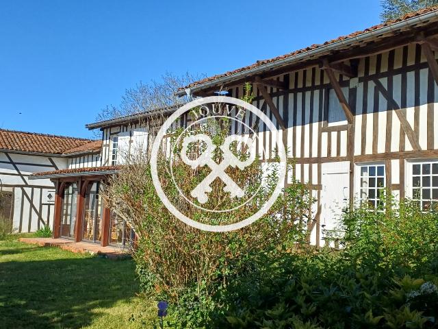 Maison 6 pièces 232 m²