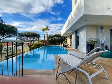 Maison 6 pièces 233 m²
