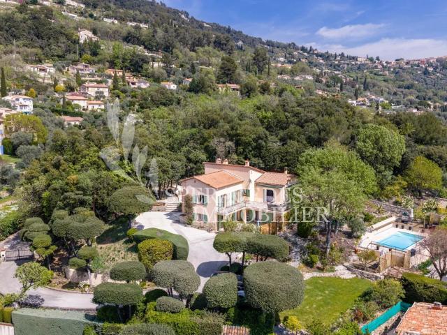 Maison 6 pièces 233 m²