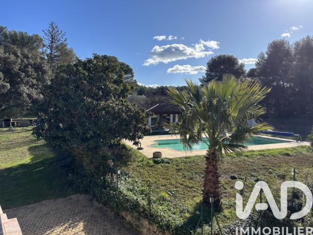 Maison 6 pièces 233 m²