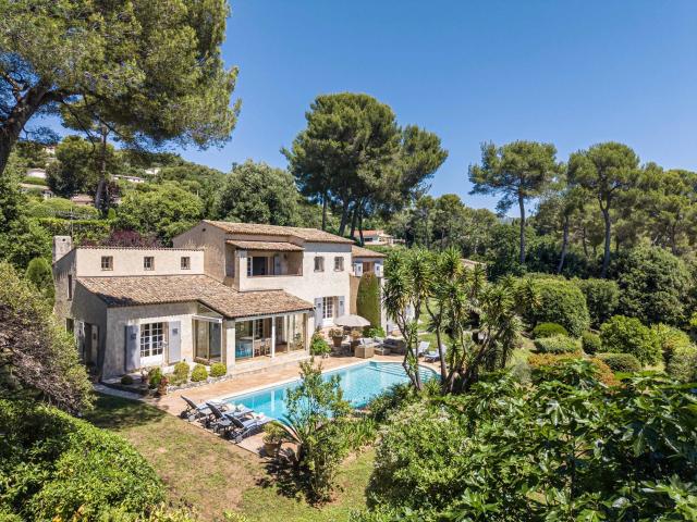 Maison 6 pièces 233 m²