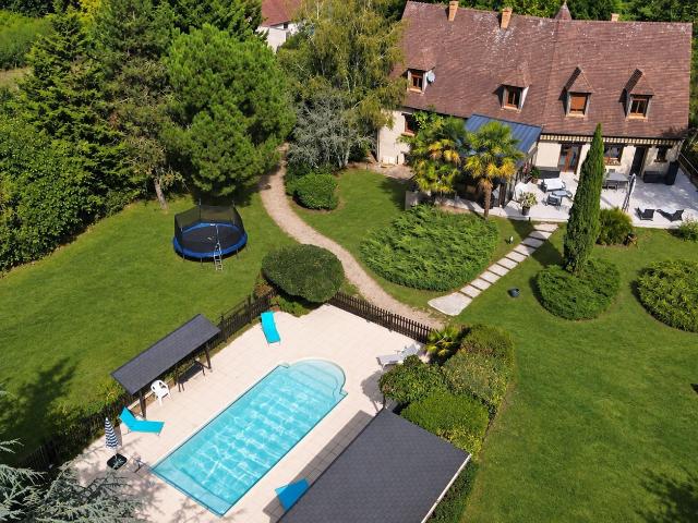Maison 6 pièces 233 m²