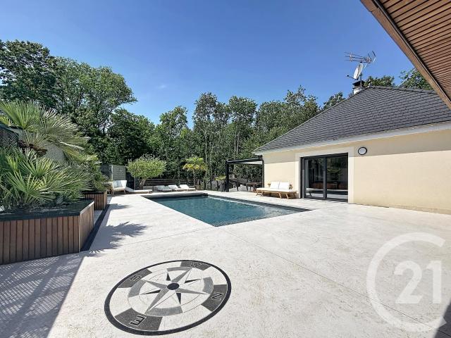 Maison 6 pièces 233 m²