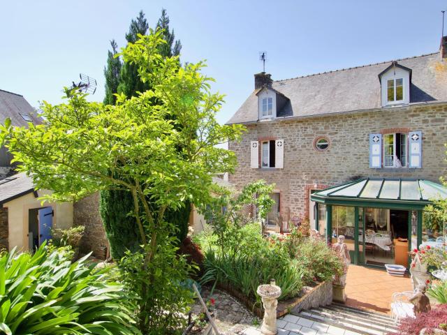 Maison 9 pièces 304 m²