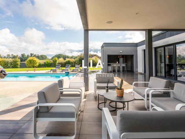 Maison 6 pièces 244 m²