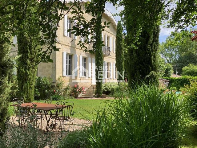 Maison 6 pièces 244 m²