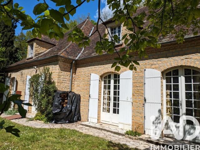 Maison 6 pièces 244 m²
