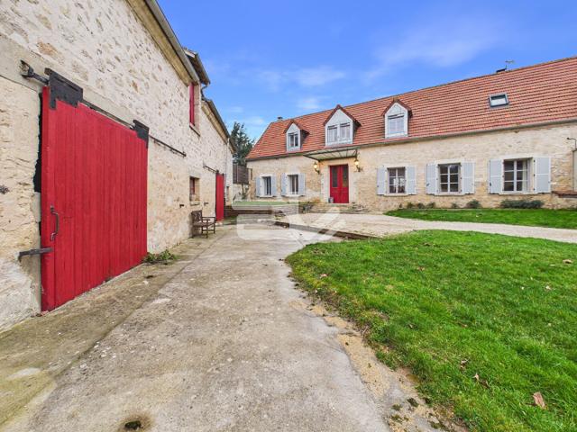 Maison 6 pièces 245 m²