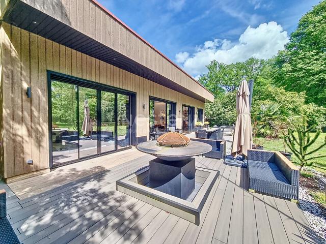 Maison 6 pièces 245 m²