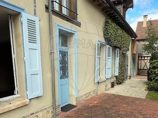 Maison 6 pièces 245 m²