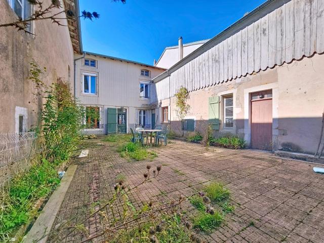 Maison 6 pièces 245 m²